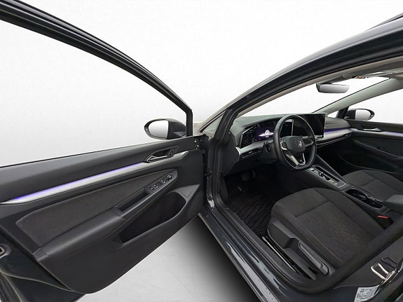 Volkswagen Golf VIII 11 of 30