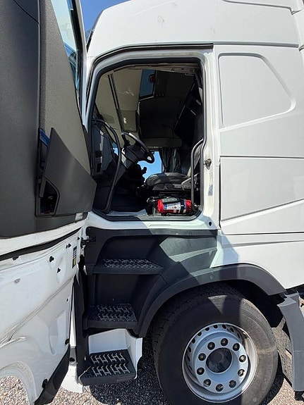 Volvo FH 500 Serie 4860 7 of 11