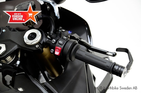 BMW S1000RR 14 of 17