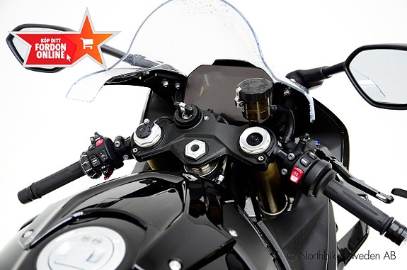 BMW S1000RR 15 of 17