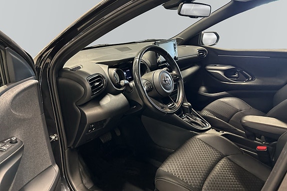 Toyota Yaris 6 of 12