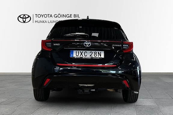 Toyota Yaris 5 of 12