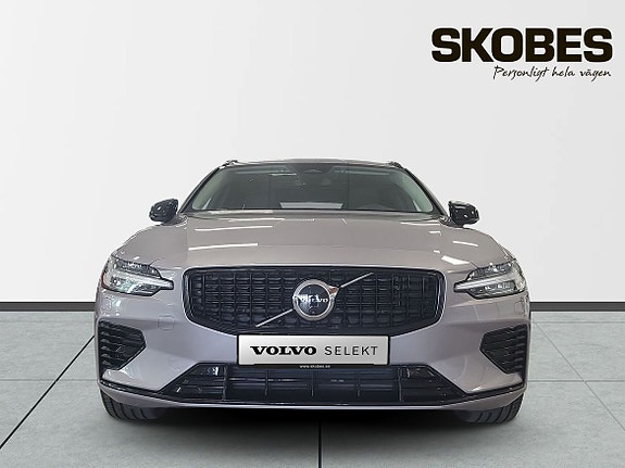 Volvo V60 2 of 23