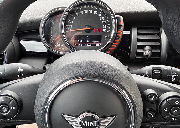 MINI Cooper 7 of 12