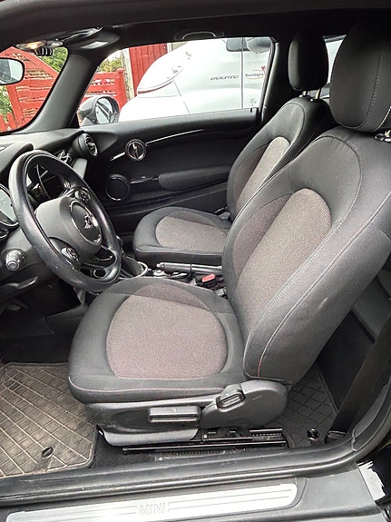 MINI Cooper 11 of 12