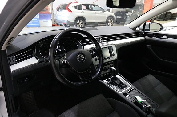 Volkswagen Passat 7 of 20