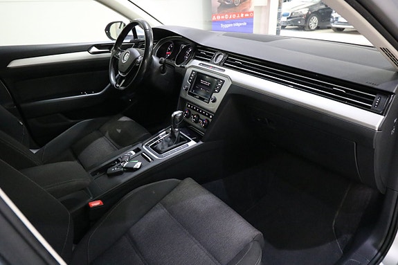 Volkswagen Passat 13 of 20