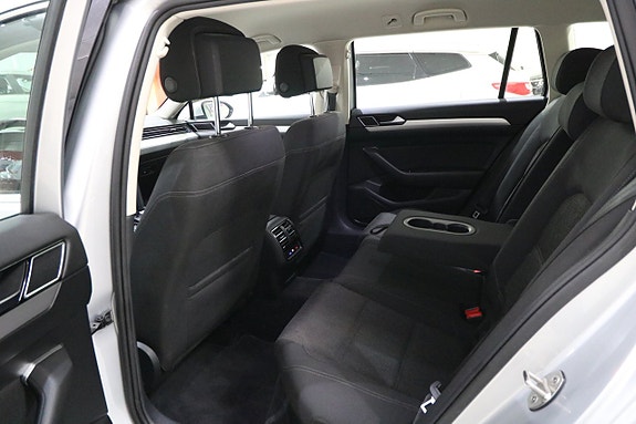 Volkswagen Passat 16 of 20