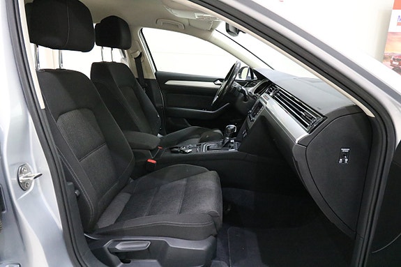 Volkswagen Passat 14 of 20
