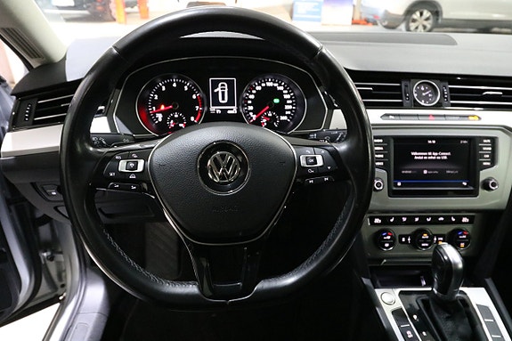 Volkswagen Passat 8 of 20