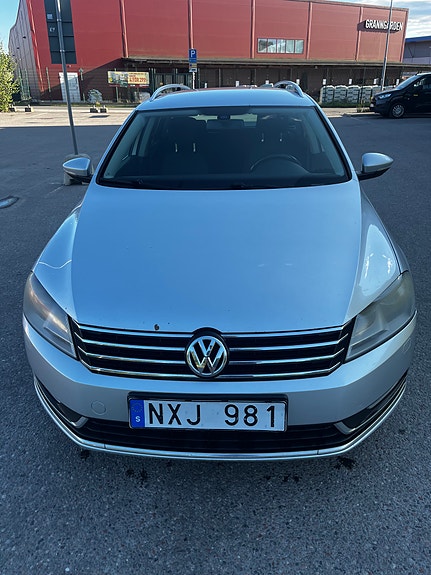 Volkswagen Passat 2 of 10