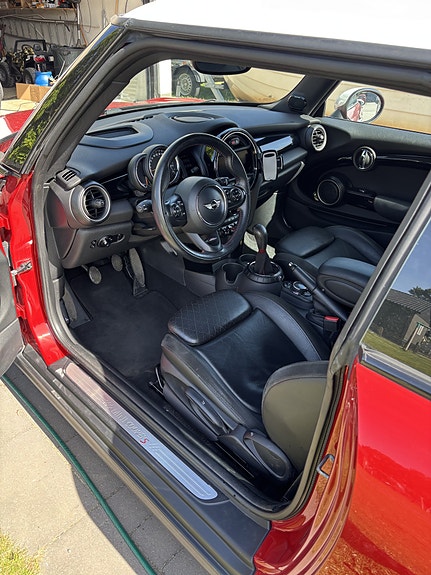 MINI Cooper S 6 of 12