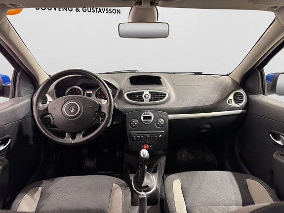 Renault Clio 12 of 16