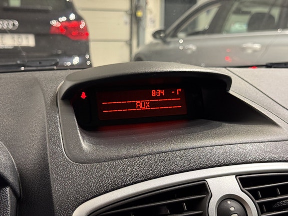 Renault Clio 16 of 16