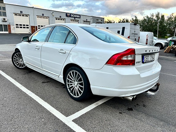 Volvo S80 4 of 21