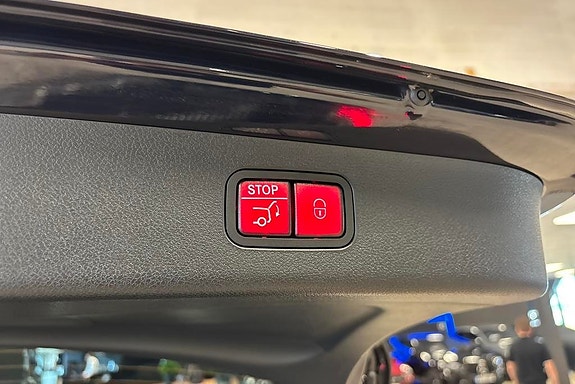 Mercedes-Benz E300 e 13 of 20
