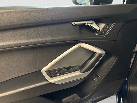 Audi Q3 8 of 14