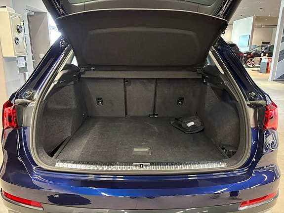 Audi Q3 13 of 14