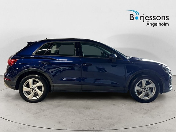 Audi Q3 2 of 14