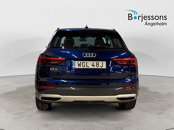 Audi Q3 4 of 14