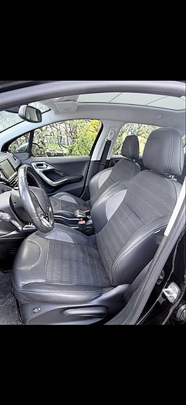 Peugeot 2008 2 of 4