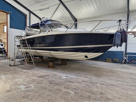Nimbus 300R  - Volvo Penta D6 370 3 of 6