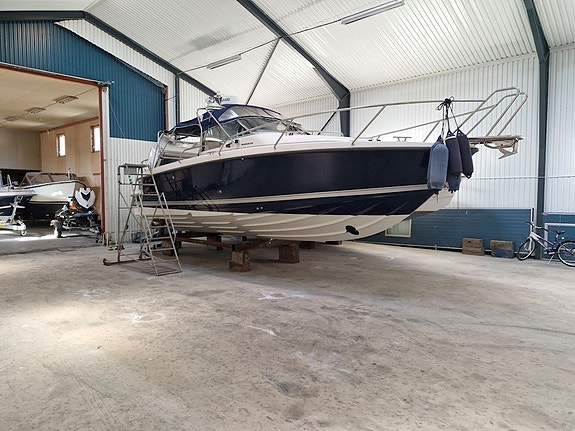 Nimbus 300R  - Volvo Penta D6 370 2 of 6