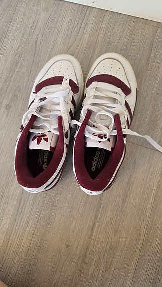 Adidas Sneakers
