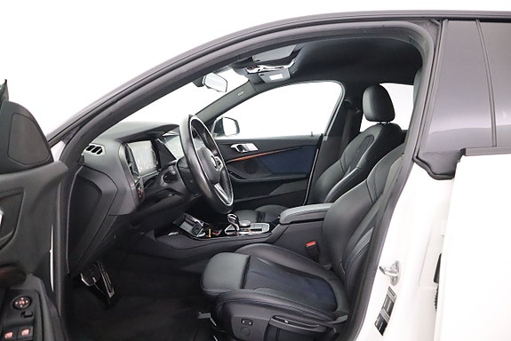 BMW 218 10 of 21