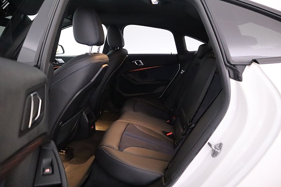 BMW 218 12 of 21