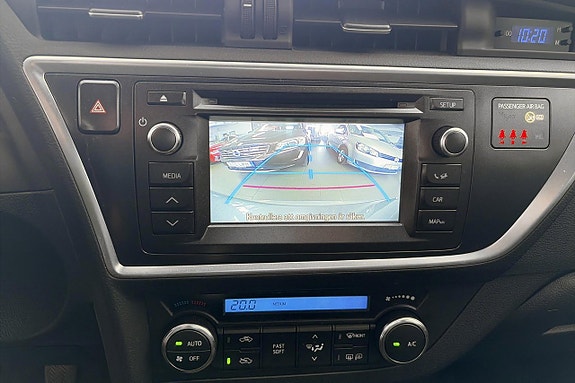Toyota Auris 17 of 17