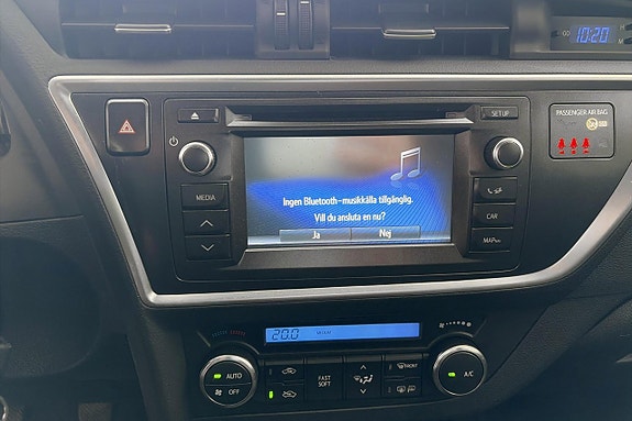 Toyota Auris 16 of 17