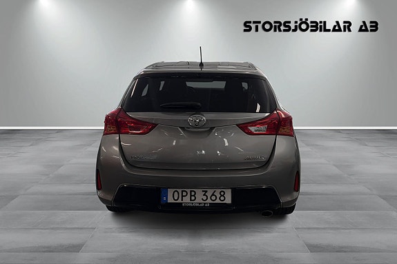 Toyota Auris 4 of 17