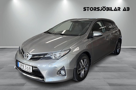 Toyota Auris 7 of 17