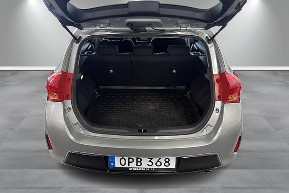 Toyota Auris 12 of 17