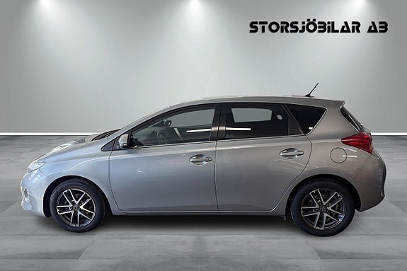 Toyota Auris 6 of 17