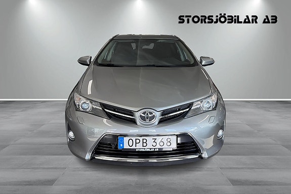 Toyota Auris 8 of 17