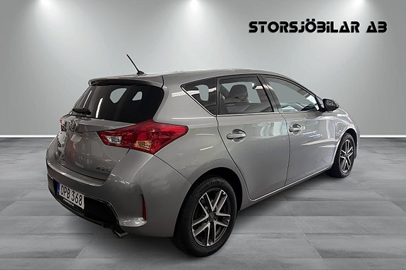 Toyota Auris 3 of 17