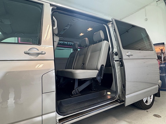 Volkswagen Caravelle 6 of 24