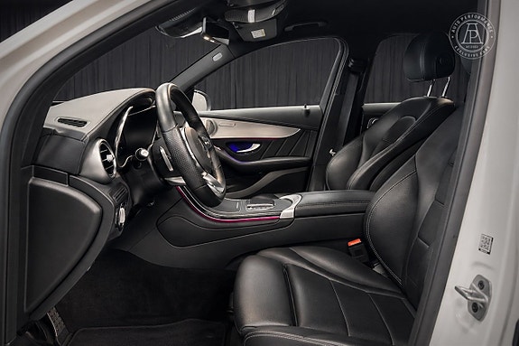 Mercedes-Benz GLC300 de 6 of 10