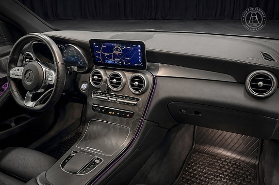 Mercedes-Benz GLC300 de 9 of 10