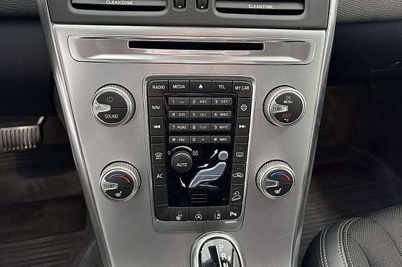 Volvo XC60 15 of 18