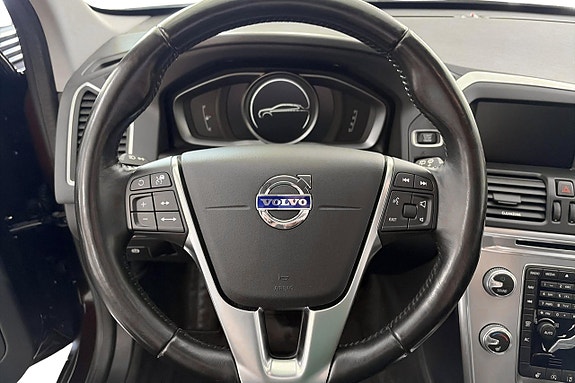 Volvo XC60 14 of 18