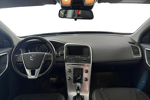 Volvo XC60 11 of 18