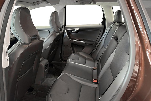 Volvo XC60 10 of 18