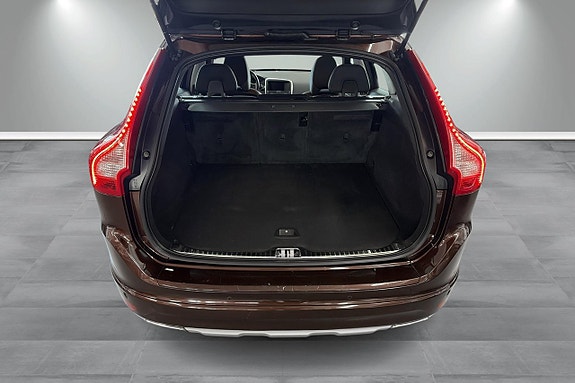 Volvo XC60 12 of 18