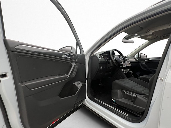 Volkswagen Tiguan Allspace 10 of 30