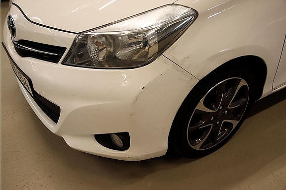Toyota Yaris 14 of 15