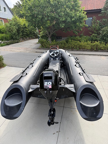 Great White 330 RIB med Mercury 20hk -22 2 of 3