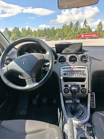 Peugeot 308 6 of 12